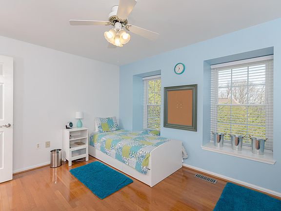5th image of 20243 Catlett Pl