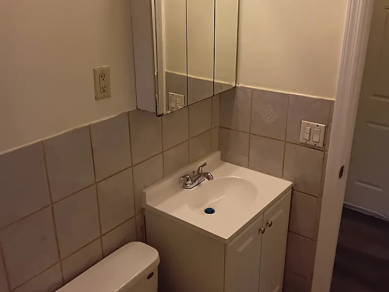 27 Cottage St #3 — Photo 5
