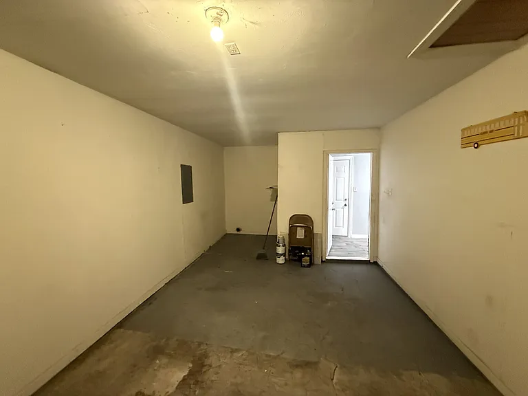 100 E Brown St — Photo 13
