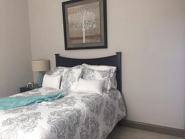 Larkspur Pointe Apartments — Photo 11