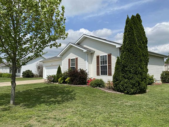 3rd image of 1910 Meadowbrook Dr