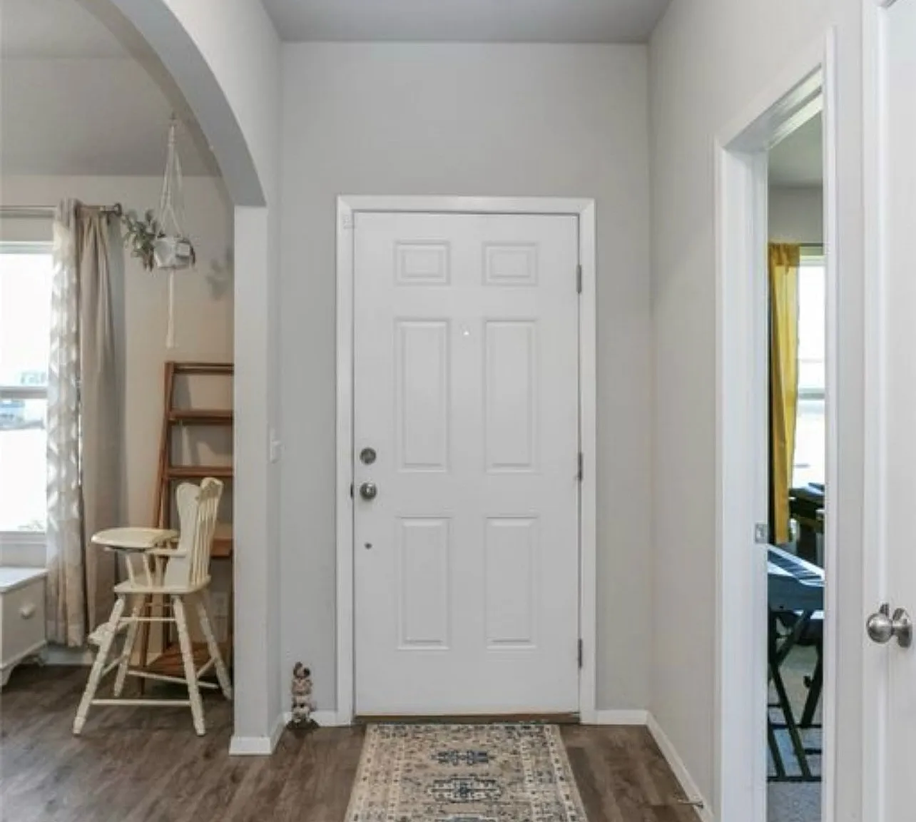4 bed, 2028 sqft, $2,199 — Photo 1