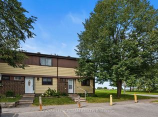 73 Foxfield Dr #E, Ottawa, ON K2J 1L7