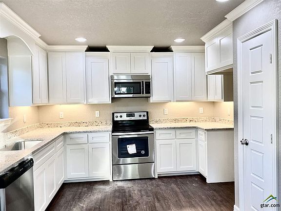 2nd image of 2043 N Moore Ave