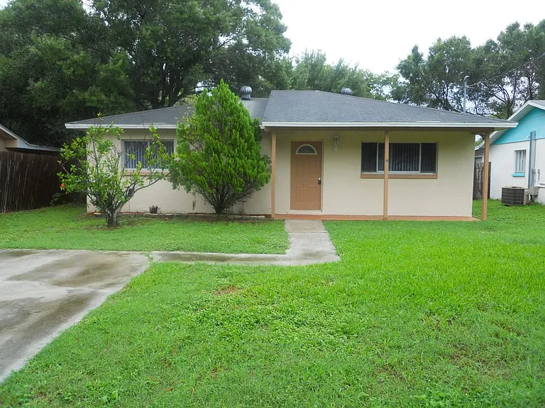 546 San Bernardino St — Photo 1