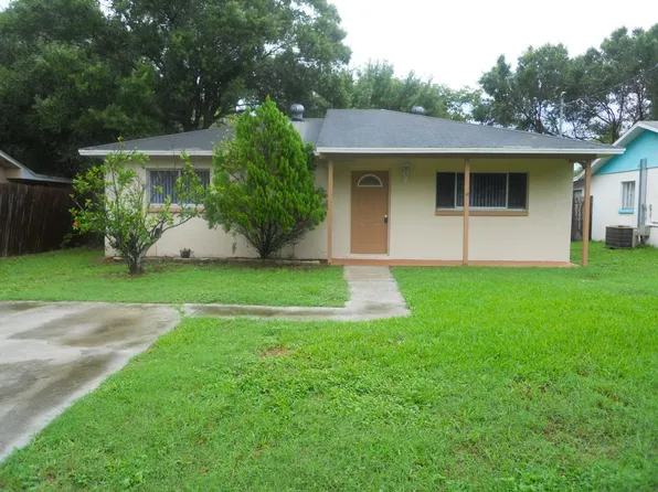 546 San Bernardino St, North Fort Myers, FL 33903