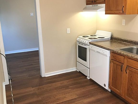3rd image of 310 Loor Way