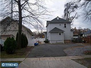 2nd image of 221 Clements Bridge Rd