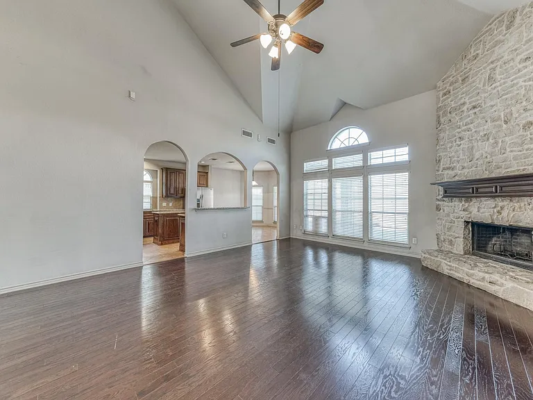 5716 Sleepy Creek Ln — Photo 13