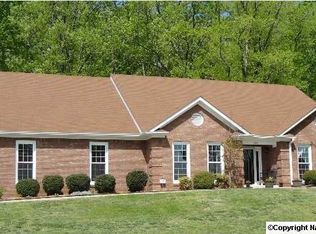 154 Derwent Ln, Huntsville, AL 35810