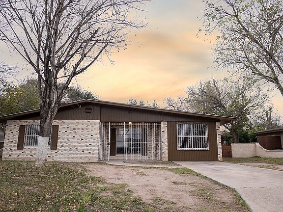 2nd image of 2609 Quince Ln