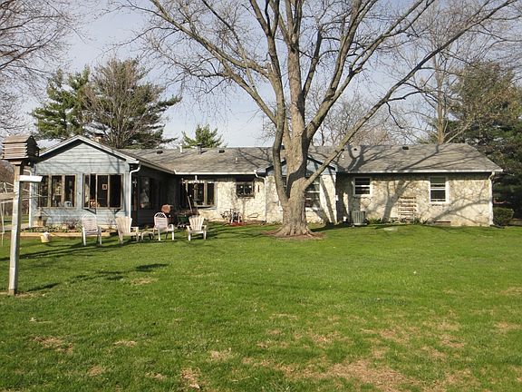 3rd image of 6559 N Blossom Ln