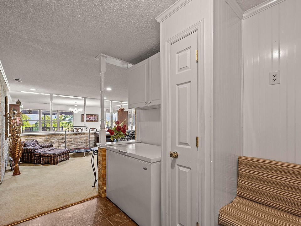 16th image of 525 O'B Davis Rd