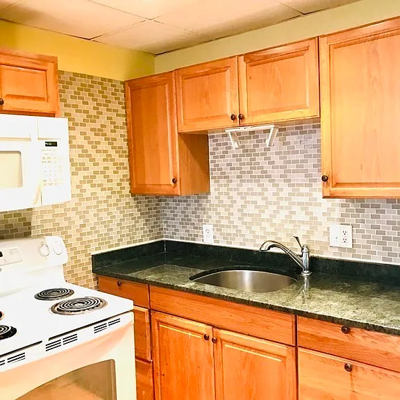 265 Lexington St #2 — Photo 4