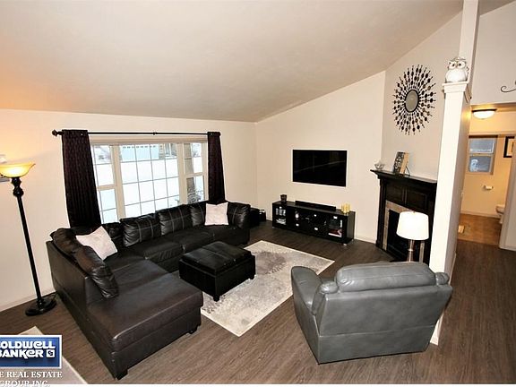 Spacious living room