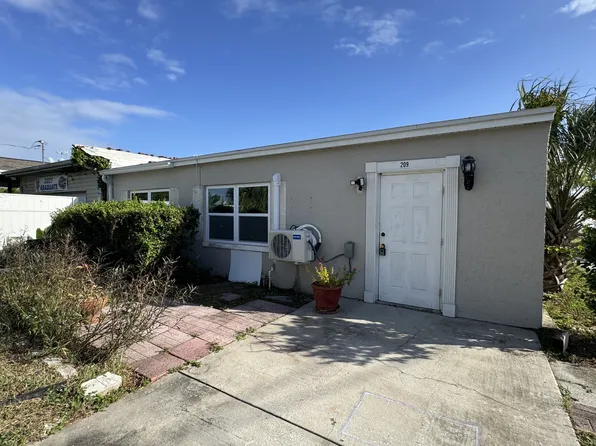 209 E Main St, Dundee, FL 33838