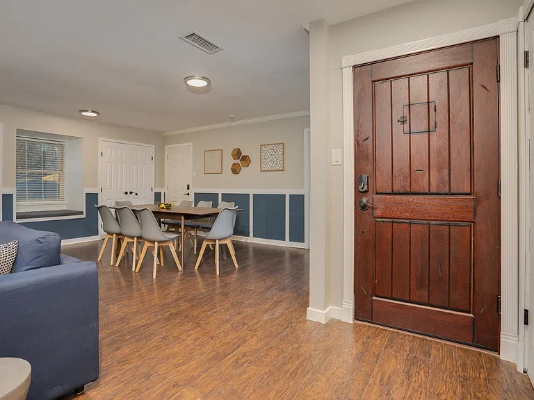 7809 Claremont Dr — Photo 6