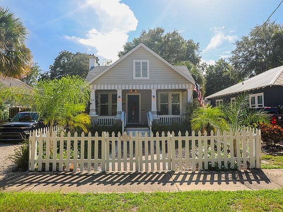 2nd image of 818 Live Oak St