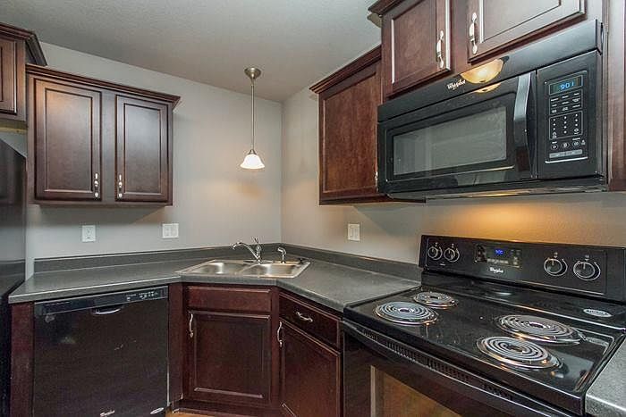 2nd image of 5014 NE Milligan Ln