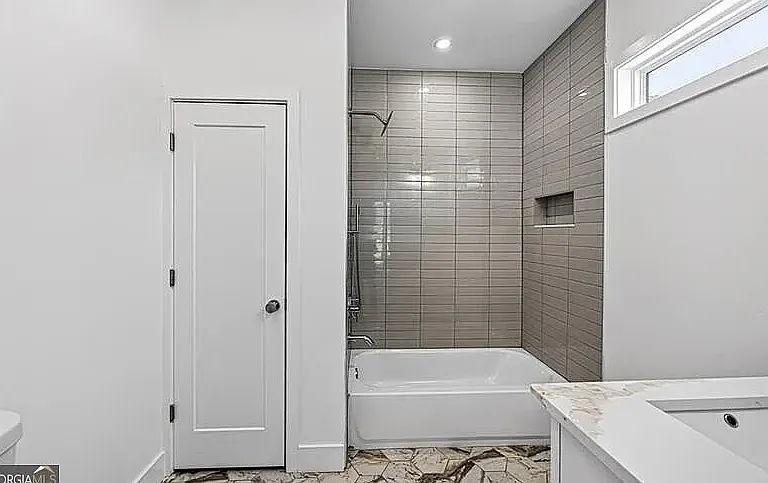 985 McDaniel St SW — Photo 33
