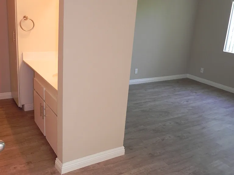 Chapman Villas Apartments — Photo 42