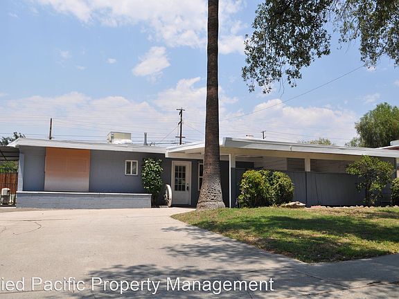 3rd image of 1321 Campus Ave