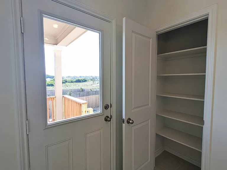 15611 Electra Cir — Photo 8