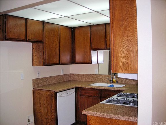 3rd image of 1265 Southwood Ln