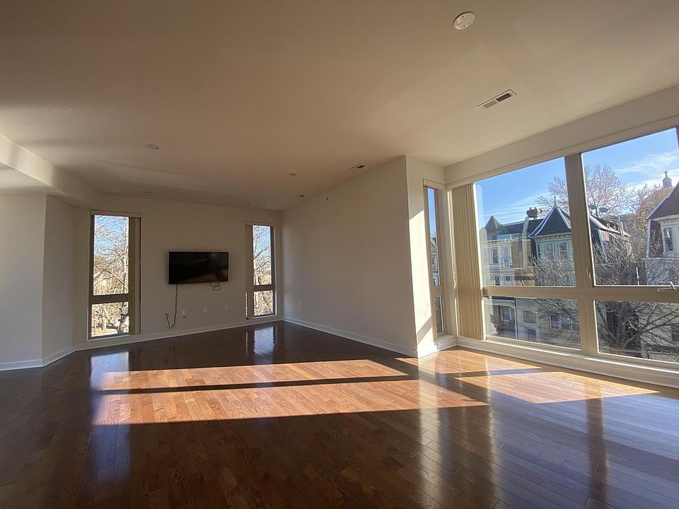 1st image of 4610 Cedar Ave APT 301