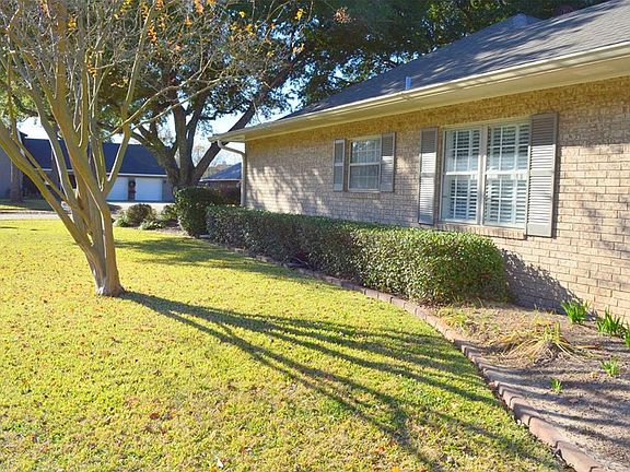 3rd image of 407 Idlewood Dr