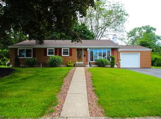 10 Pohatcong Dr, Washington, NJ 07882