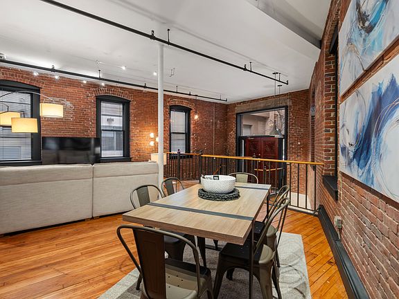 4th image of 19 Stanhope St APT 1A