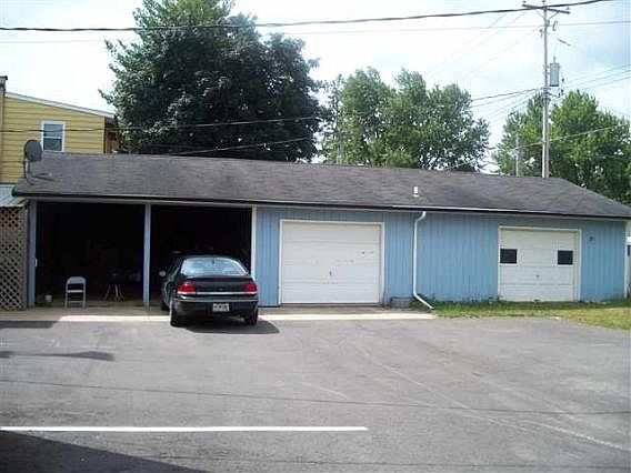 2nd image of 209 Lincoln Ave