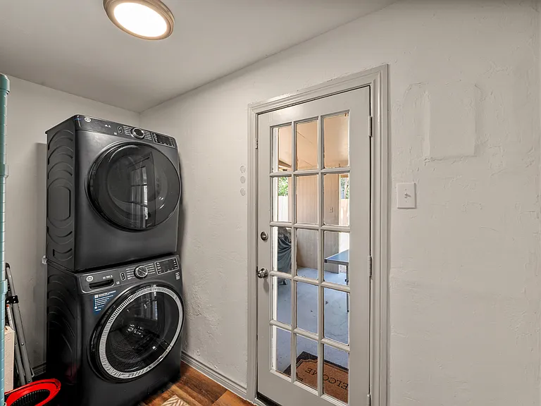 3458 Suffolk Dr — Photo 17