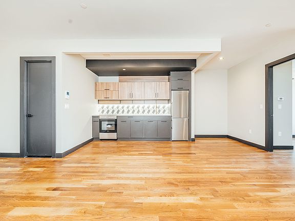 2nd image of 2825 Snyder Ave #3KK