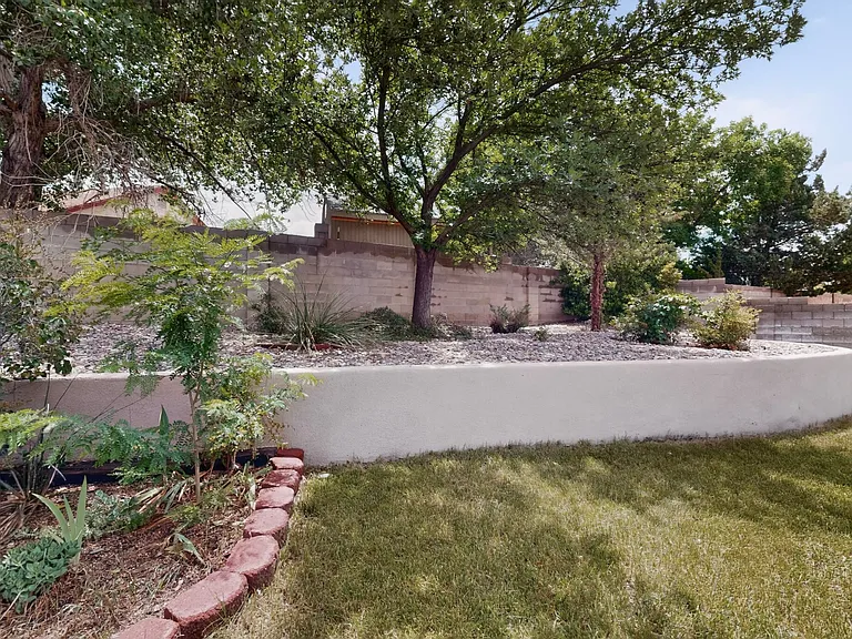 5612 Chelwood Park Blvd NE — Photo 36