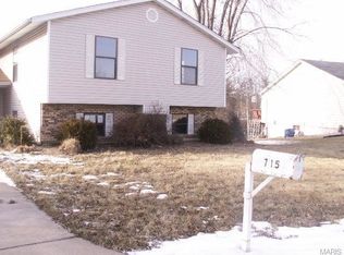 715 N Yosemite Ct, Saint Peters, MO 63376