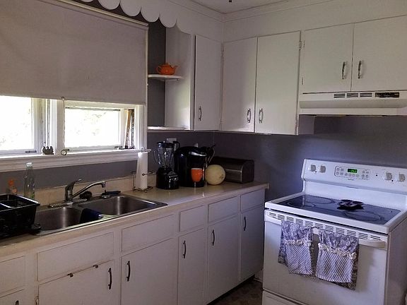 5th image of 1229 Olive St