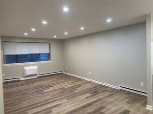 47 Sumner St APT 302, Hartford, CT 06105