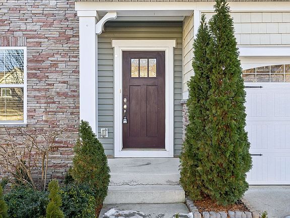 4th image of 514 Avondale Park Blvd