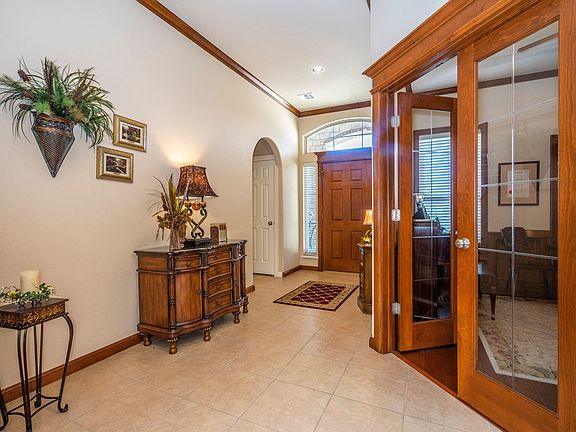 5th image of 8401 NW 123rd Cir