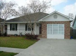 329 River Village Dr, Destrehan, LA 70047