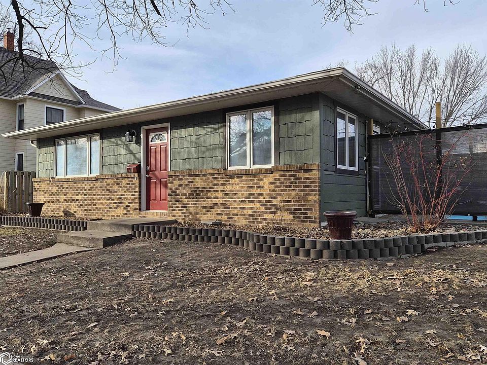 1st image of 411 C Ave W