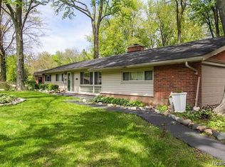 3088 Henhawk Dr, Troy, MI 48084