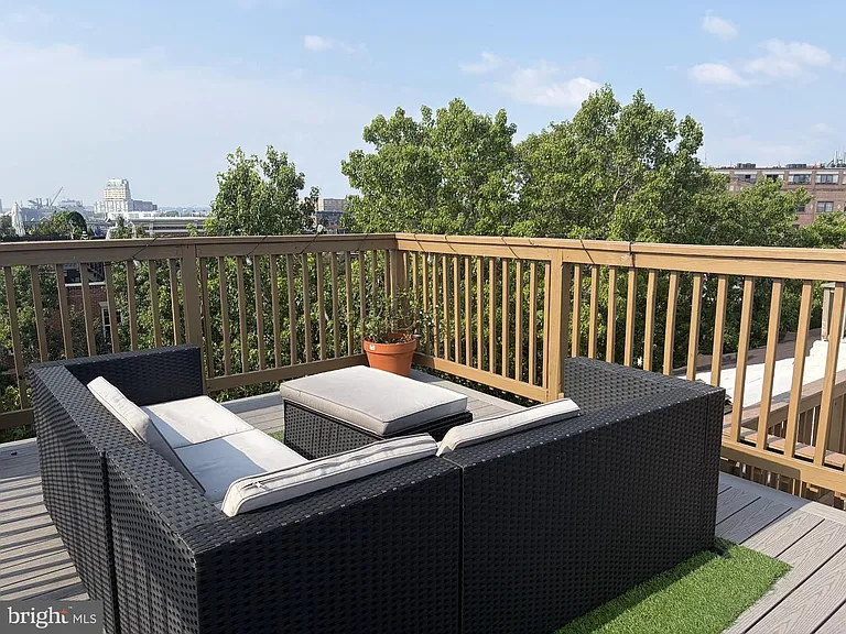 2220 Fleet St — Photo 15