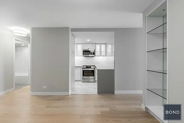 Rented by Bond New York | media 26