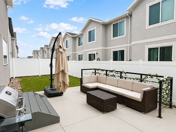 4th image of 521 N Trident Dr #130