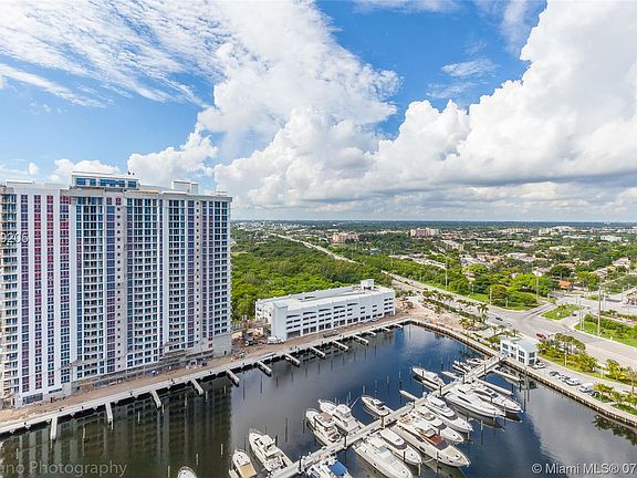 3rd image of 17301 Biscayne Blvd APT 2307