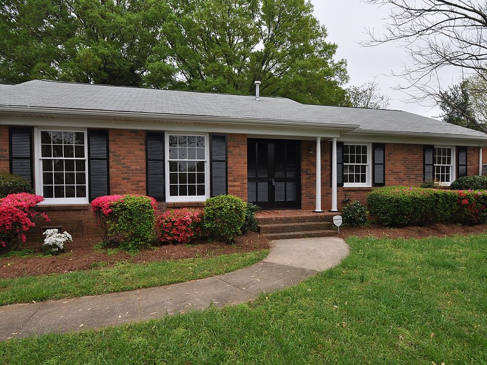 Beautiful Brick Ranch!