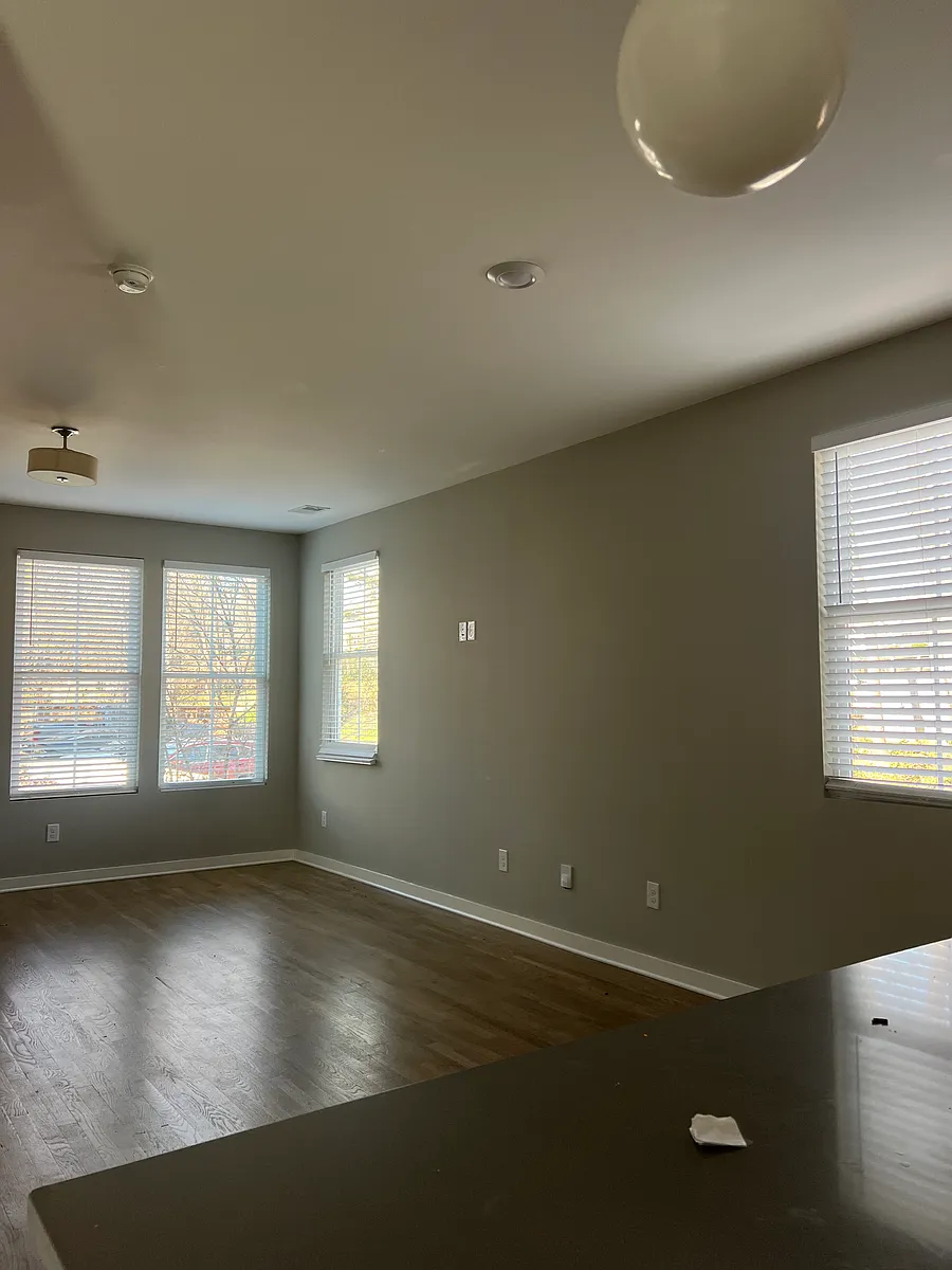 Building Photo - 2120 Herman St #8
